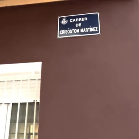 Comfort Near Metro, 2 Bed, 1 Bath Apartment Valencia