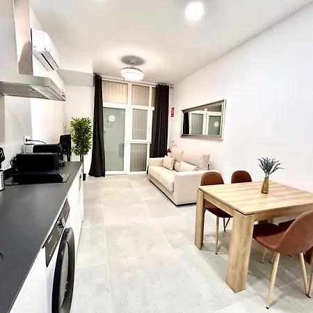 Apartment Comfort Near Metro, 2 Bed, 1 Bath Valencia