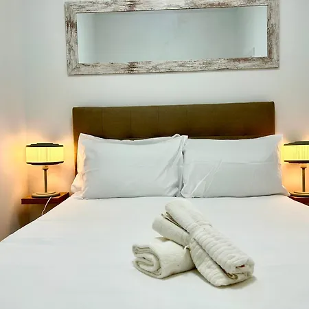 Comfort Near Metro, 2 Bed, 1 Bath Apartment Valencia