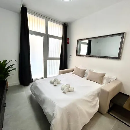 Apartment Comfort Near Metro, 2 Bed, 1 Bath