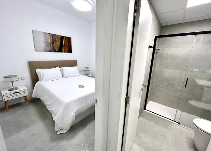 Comfort Near Metro, 2 Bed, 1 Bath Valencia