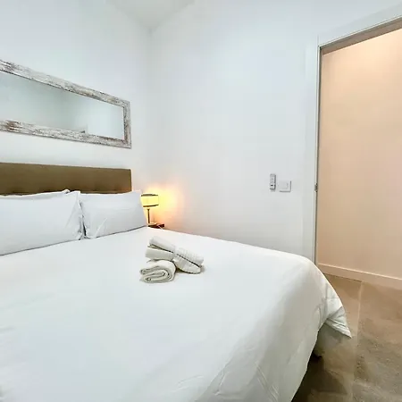 Comfort Near Metro, 2 Bed, 1 Bath * Valencia